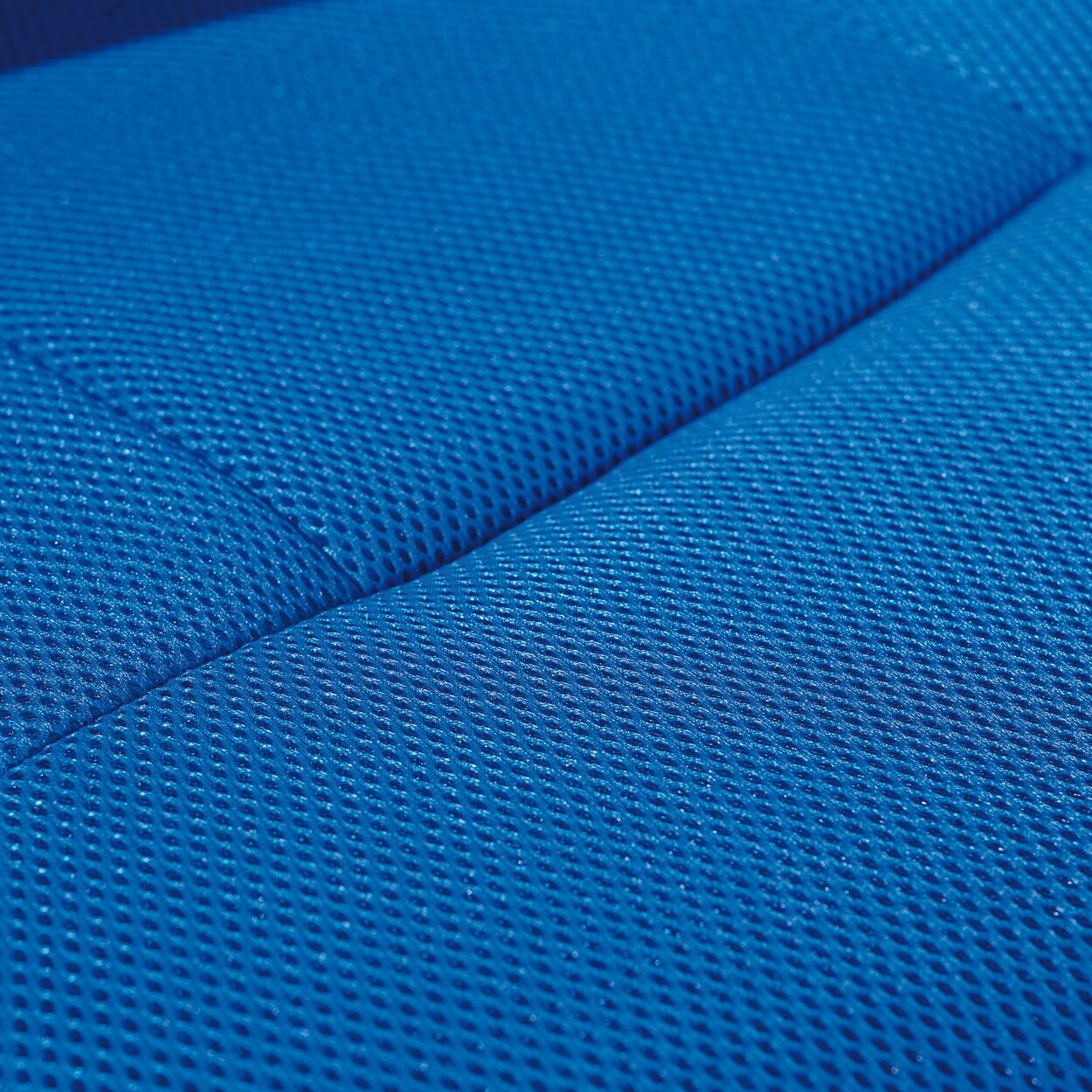 Blauer Stoff, Strukturierter Stoff, Mesh-Stoff, Synthetisches Material, Nähte Detail, Bürostuhl Royalblau Detailansicht Sitzfläche