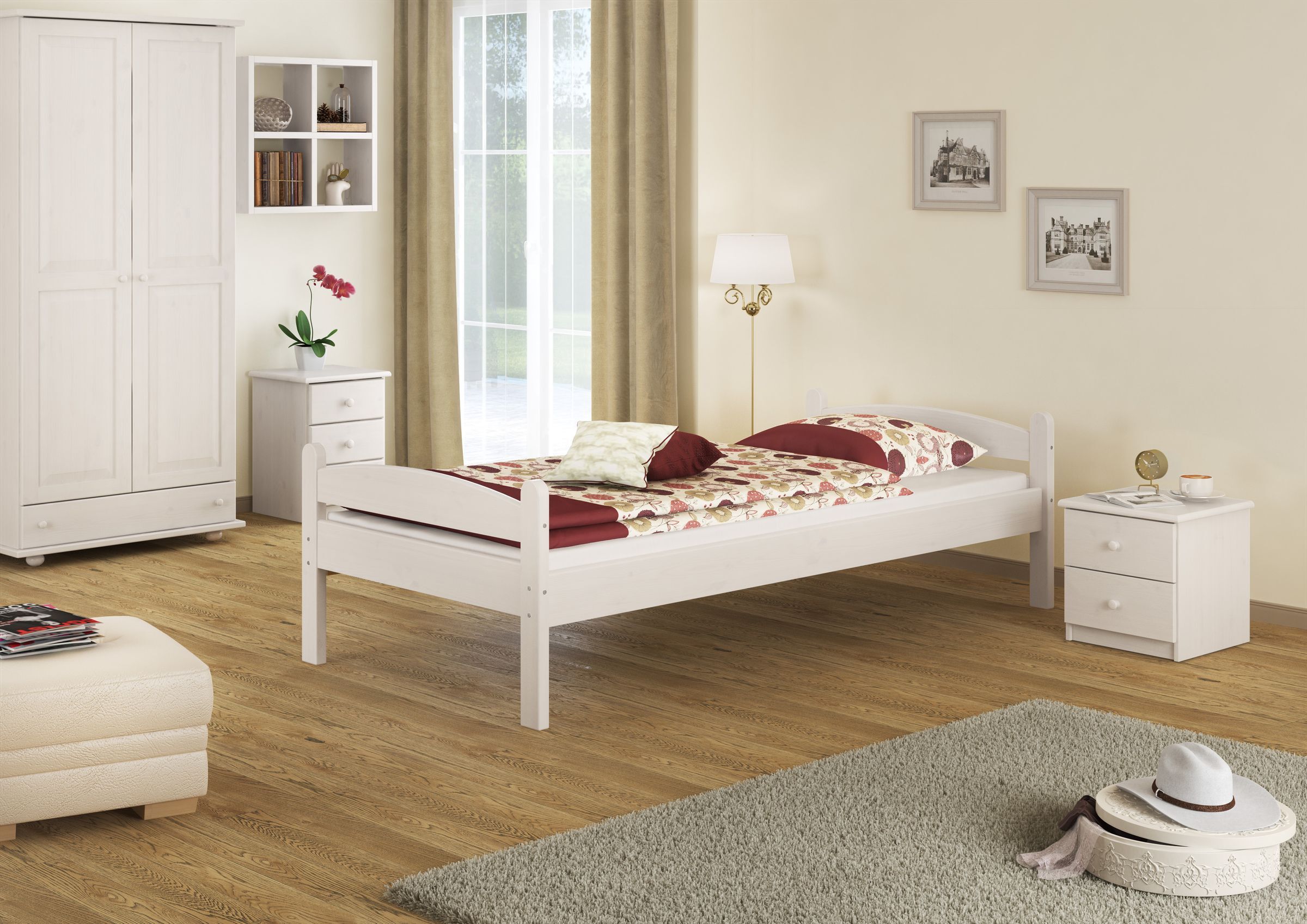 Kleiderschrank, Nachttisch, Bettrahmen, Bettdecke, Holzboden, Gästezimmer mit Einzelbett Kiefer waschweiß