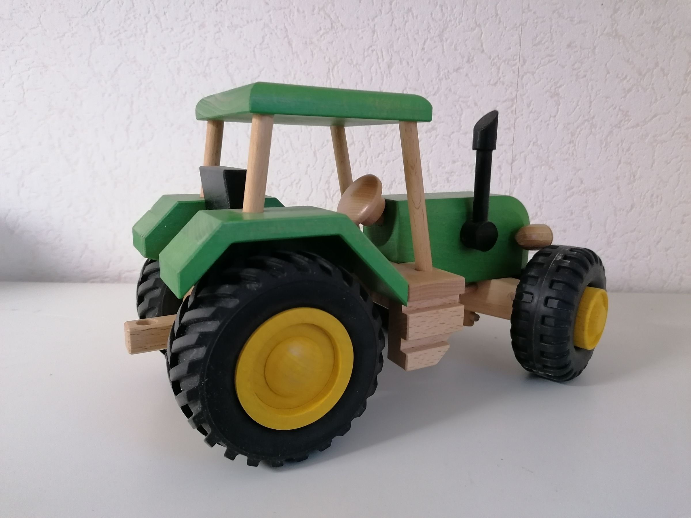 Holzspielzeug, Traktor, Grünes Fahrzeug, große Reifen, Kinderspielzeug, Holzspielzeug Traktor