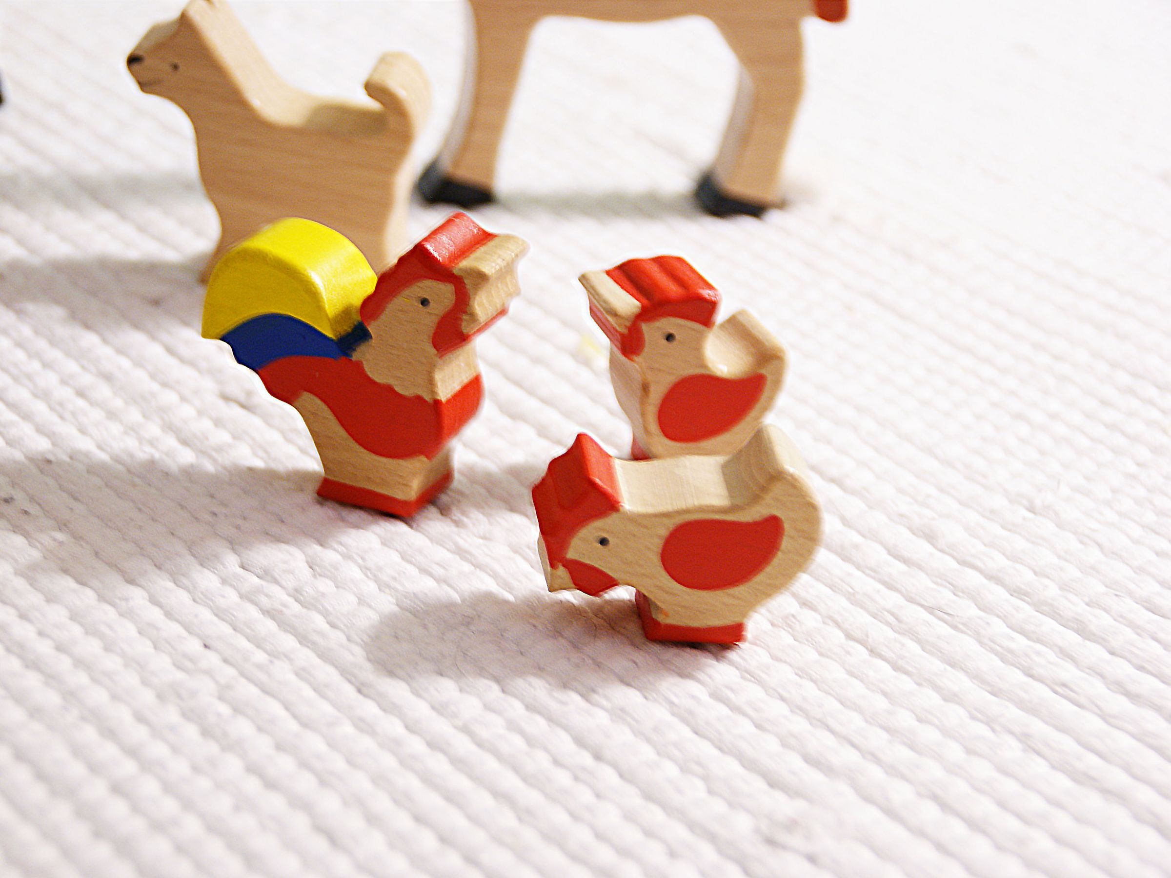 Holzspielzeug, Huhn, Ente, Pferd, Tierfigur, Holz Hüner im Detail