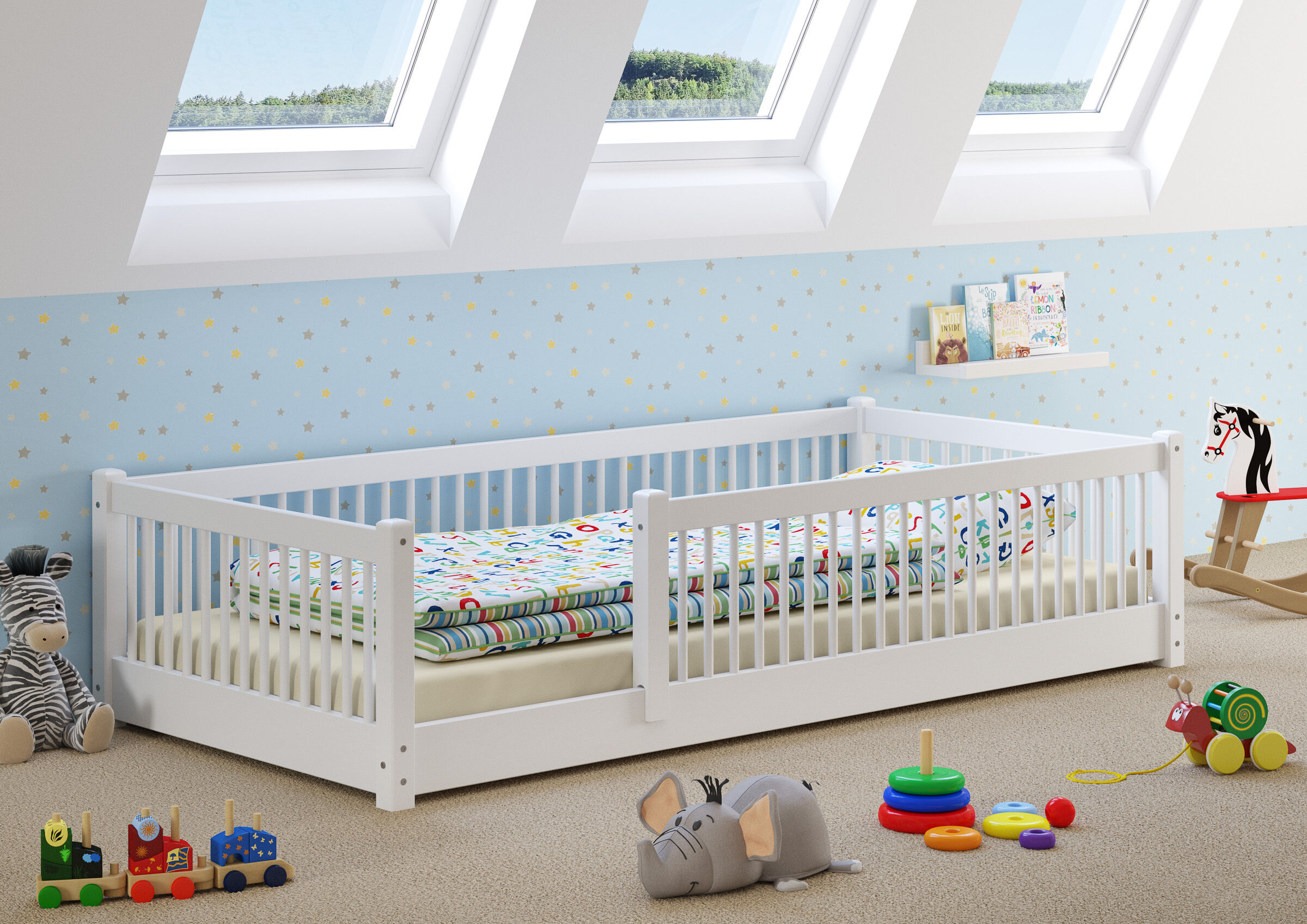 Babybett, weißer Lattenrost, Kinderzimmer, blaues Wandbild, Sterne-Tapete, Kinderzimmer einrichten