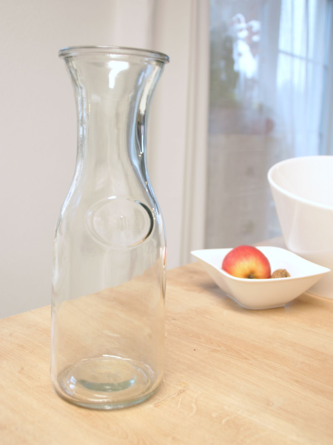 Karaffe 1 Liter mit Zirben Kugel 7 cm 40.10-007 Karaffe 1 Liter mit Zirben Kugel 7 cm 40.10-007