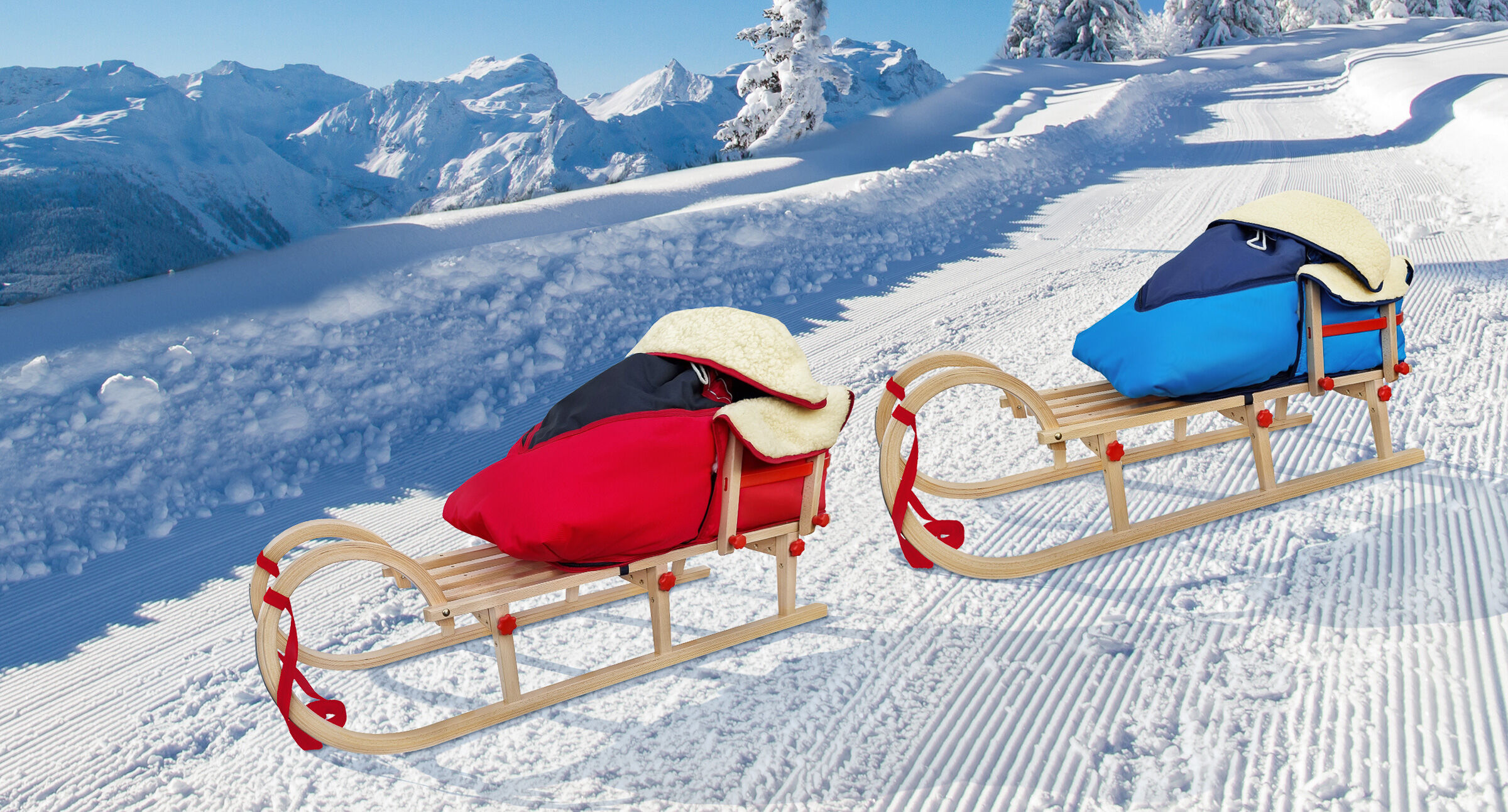 Schlitten, Schlitten mit Decke, Holzschlitten, Schnee, Skiurlaub, Winterbild Schlitten mit Fußsack