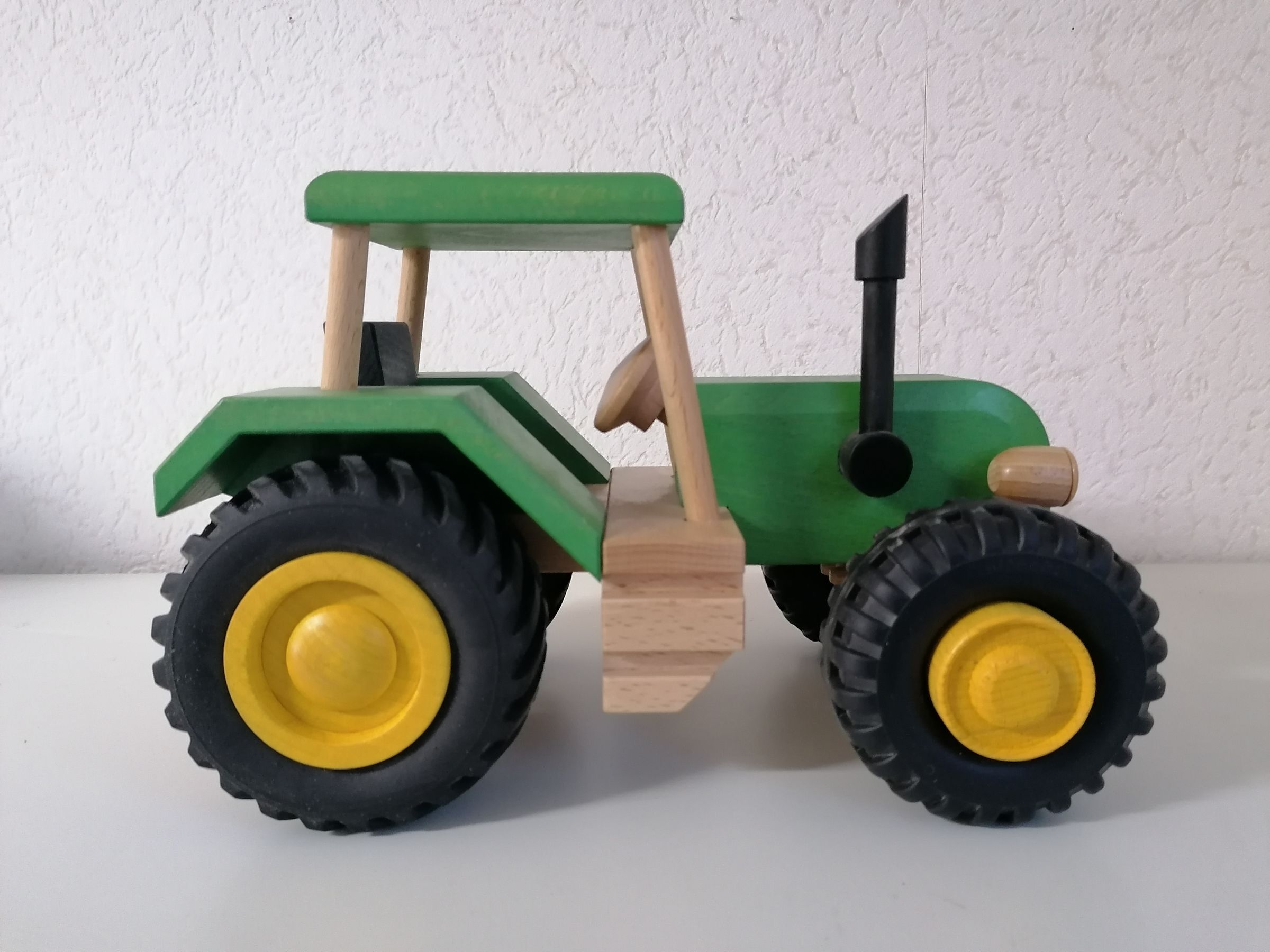 Holzspielzeug, Traktor, Grün, Gelbe Räder, Kinderspielzeug, Kinderspielzeug aus Holz Traktor
