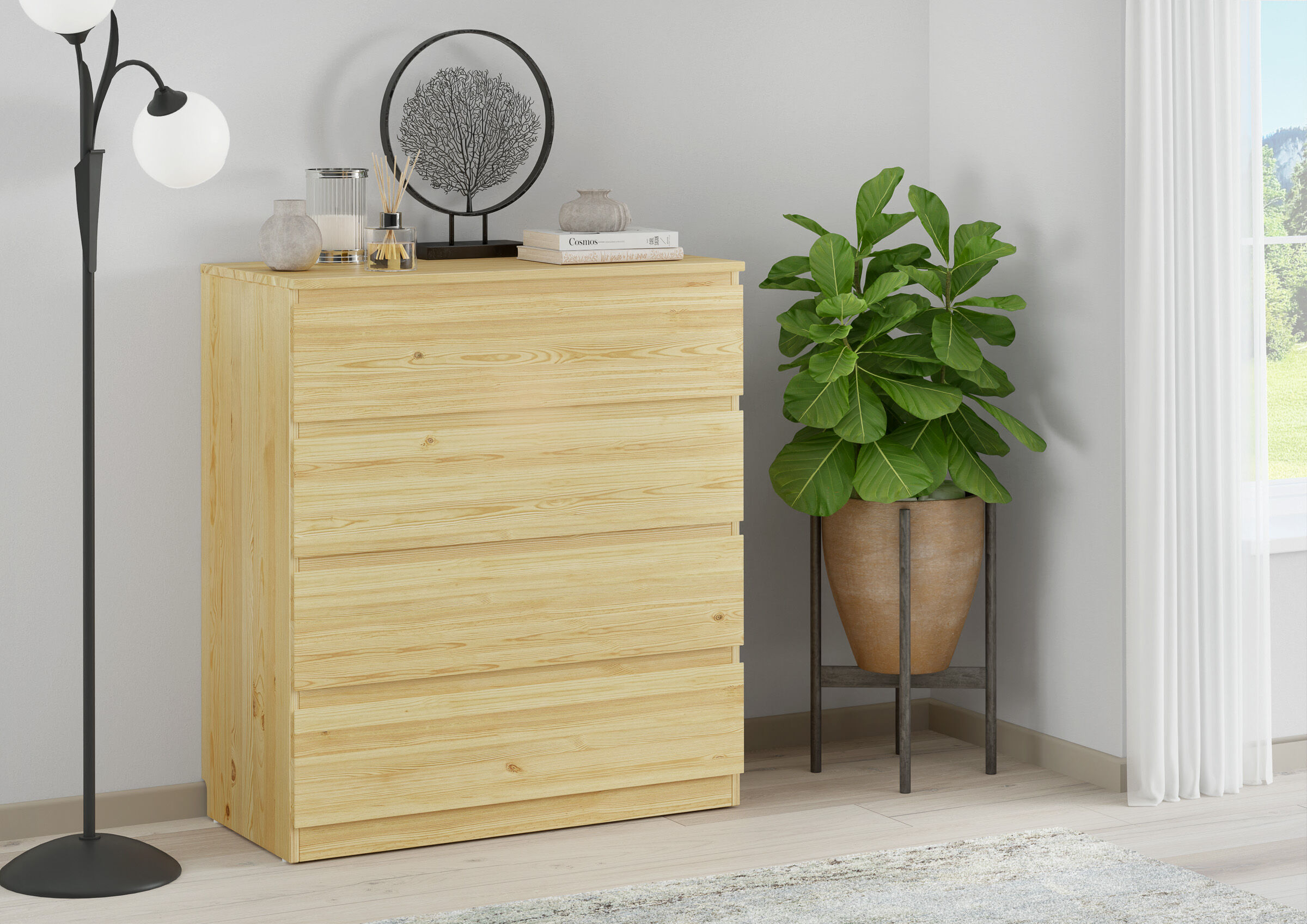 Kasten, Kommode, Holzoberfläche, Naturholz, Zimmerpflanze im Topf, Kieferholzsideboard mit 4 Schubladen