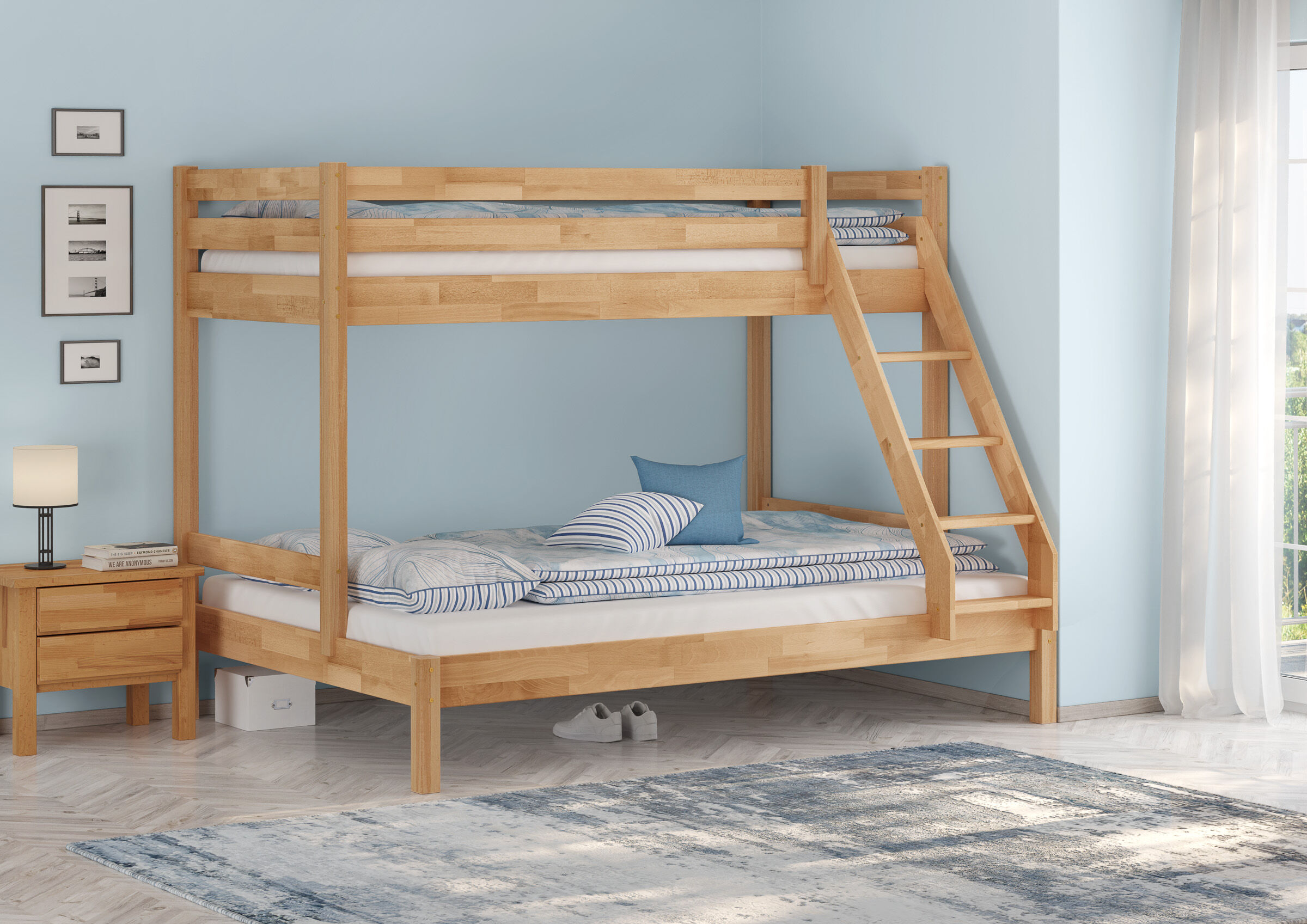 Etagenbett, Etagenbett aus Holz, Holzrahmen, blaue Bettwäsche, Kissen-Set, Buche Etagenbett im Schlafzimmer