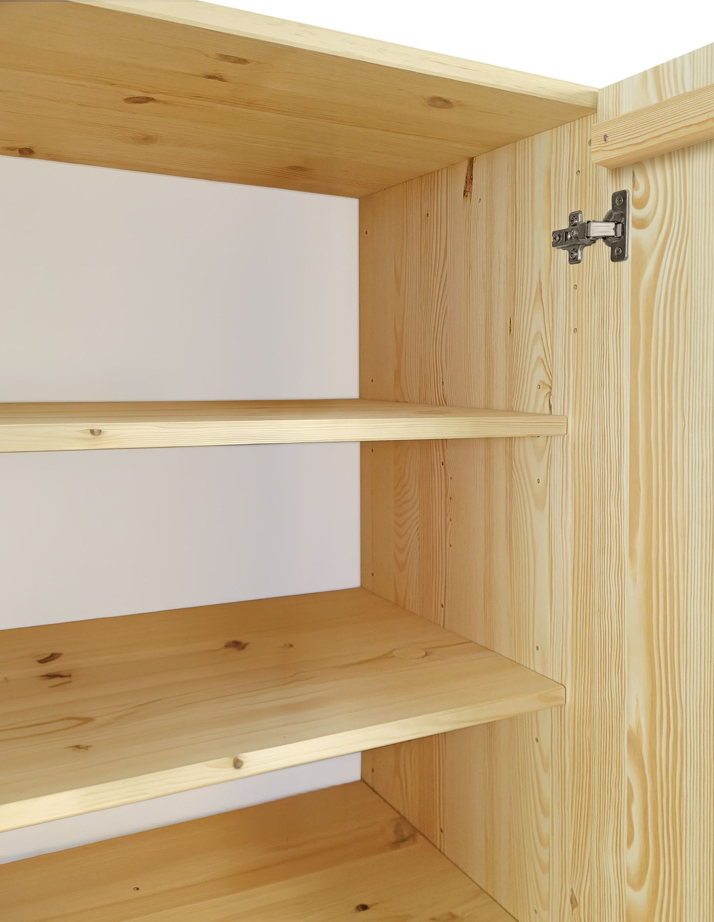 Holzregal, Holzregal offen, Regalboden, Schnürholz, Kiefernholz, Detailbild des Scharniers des Schranks