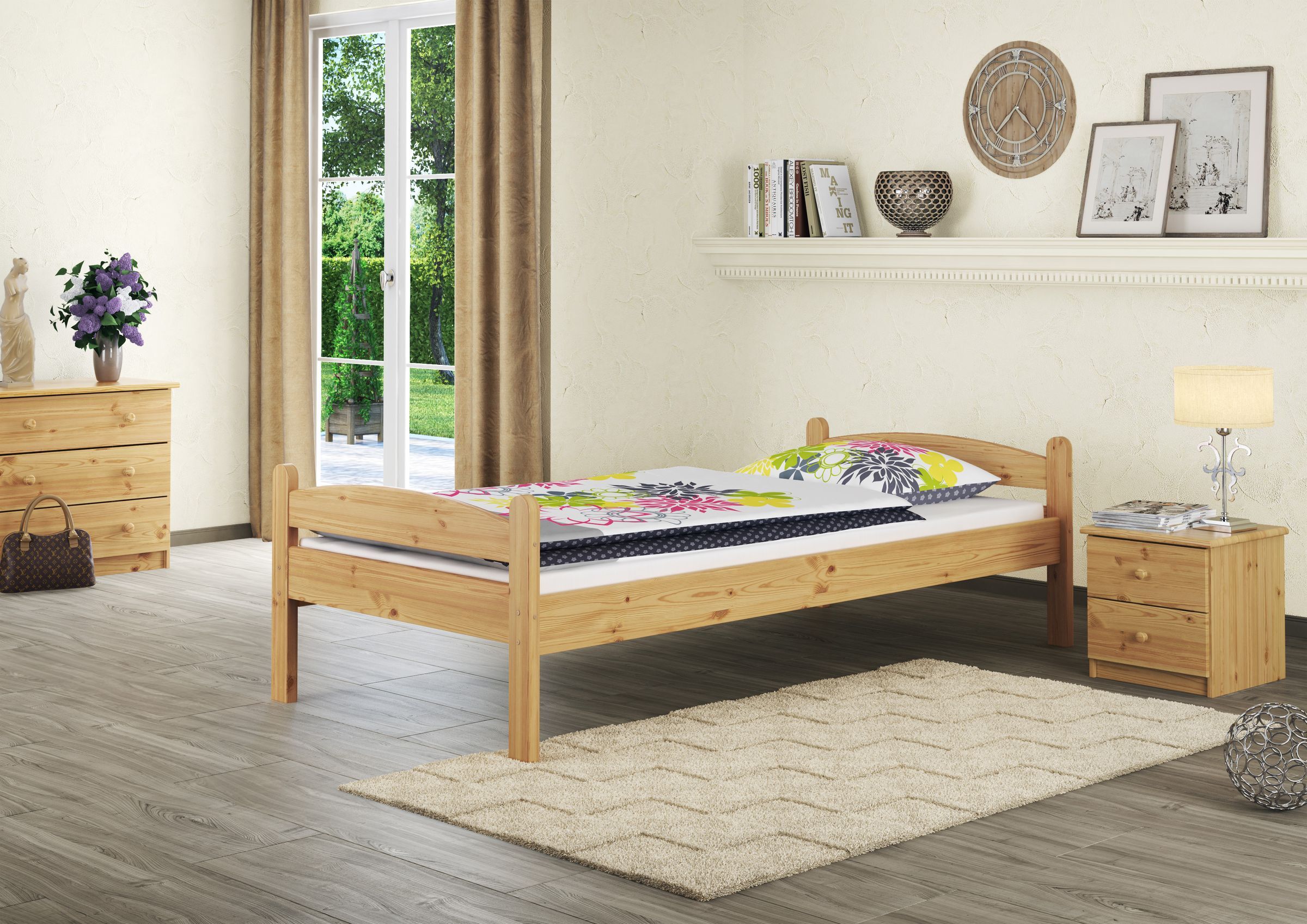 Holzbett, Holzbettgestell, Kopfteil fehlt, Bett mit Holz, Doppelbett, Zimmerbild mit Einzelbett und Nachttisch Kiefer natur