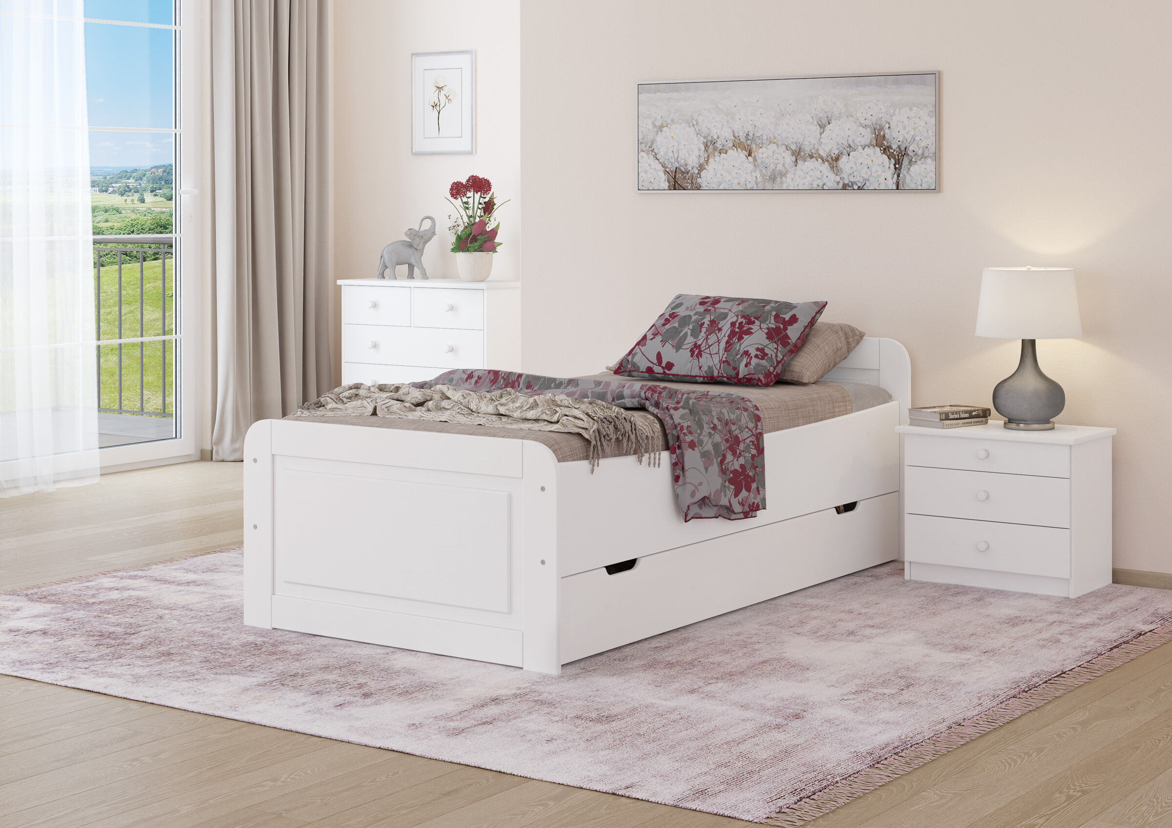 weiße Bettkonstruktion, Schubladenbett, Nachttisch, Lampe, Dekoration, Zimmerbilde des Senioren Bettes mit Schublade S4W