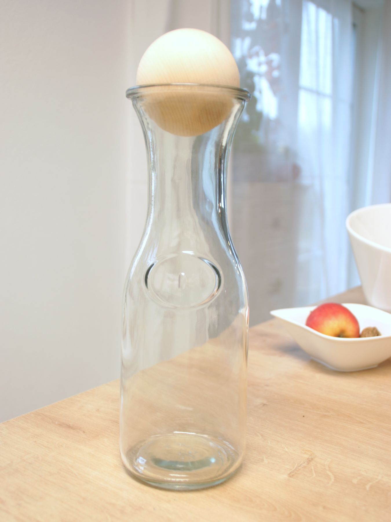Karaffe 1 Liter mit Zirben Kugel 7 cm 40.10-007 Karaffe 1 Liter mit Zirben Kugel 7 cm 40.10-007