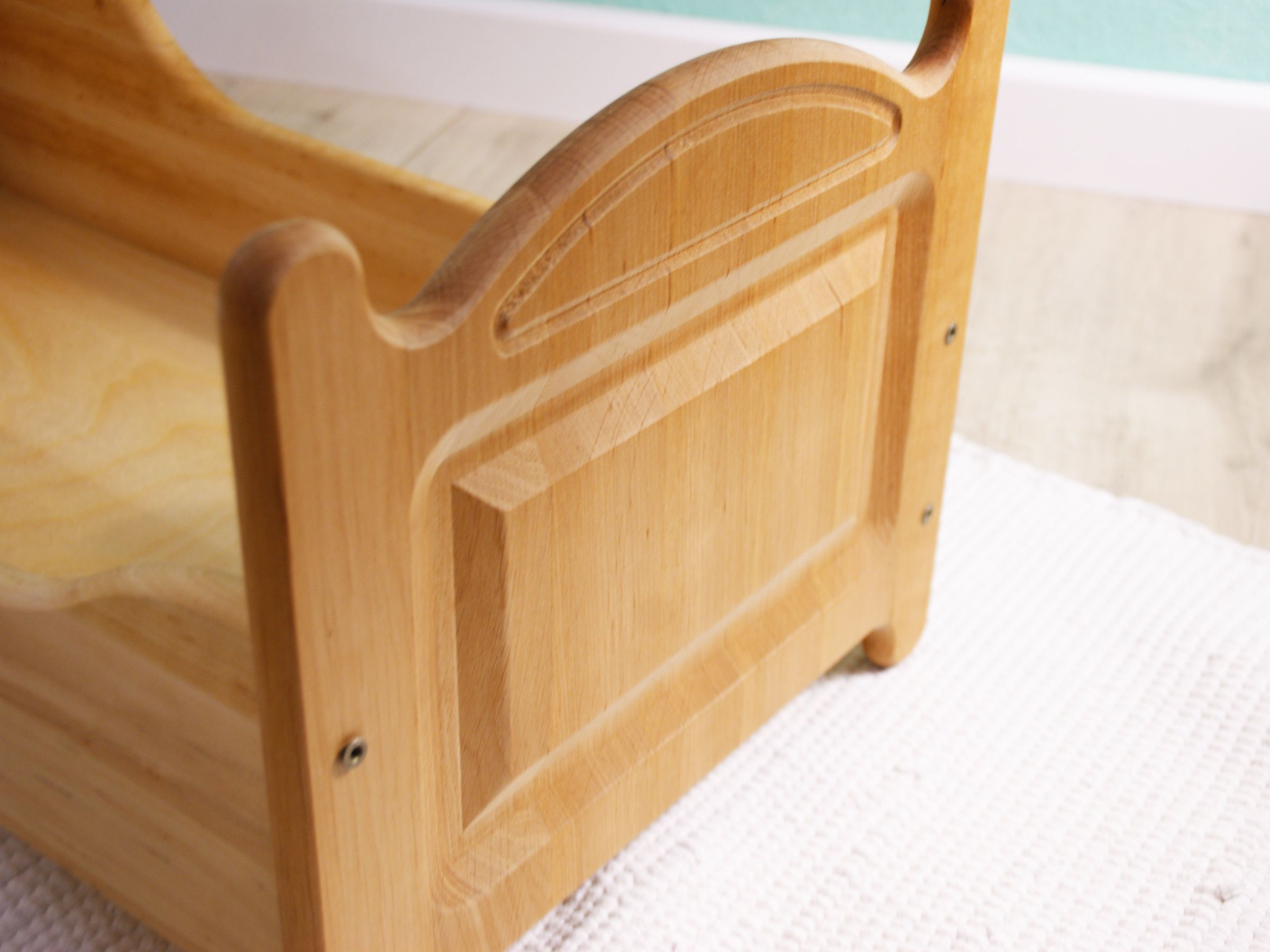 Holz, Kleiderschrank, Schloss-Design, Holztruhe, Holzbox, Puppenbett - Ausfräsung Fußteil