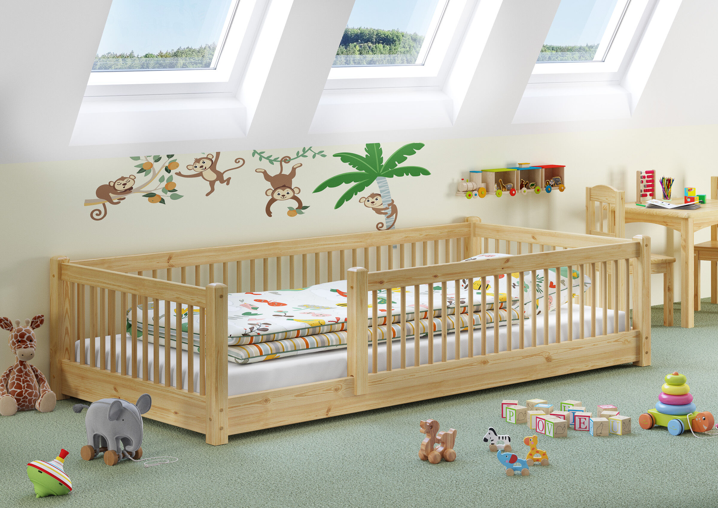 Kinderbett, Holzbett, Wanddeko, Affenmotive, Kleiner Spielbereich, Kinderzimmer einrichten