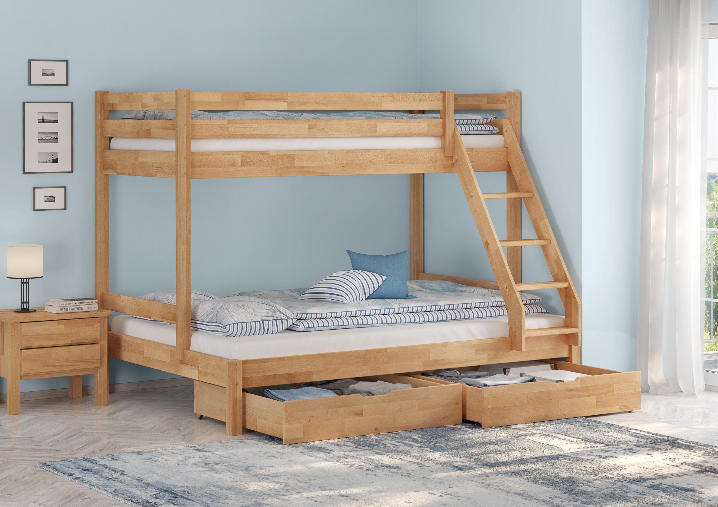 Etagenbett, Holzbett, Ausziehbare Schubladen, blaues Bettzeug, Wohnaccessoire Schlafzimmer, Gemütliches Stockbett mit 3 Schlafplätzen mit Bettkasten