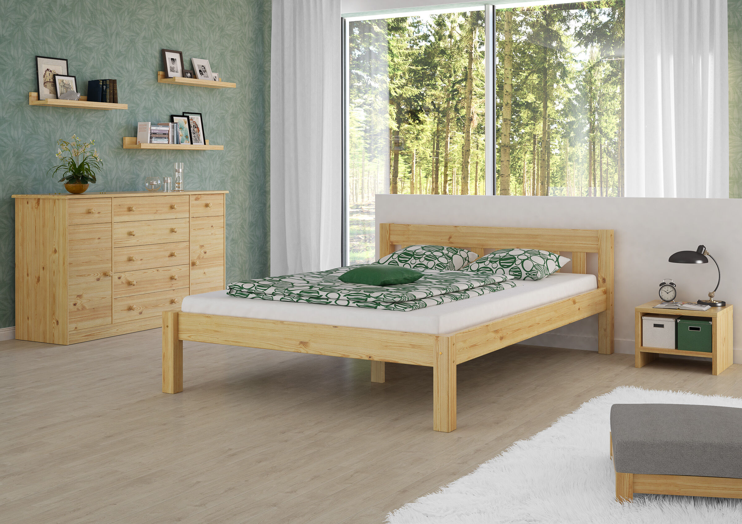 Holzbett, Bettrahmen, Kieferholz, Grün-weiße Bettwäsche, Nachttisch aus Holz, Schlafzimmer mit Ehebett Kiefer natur