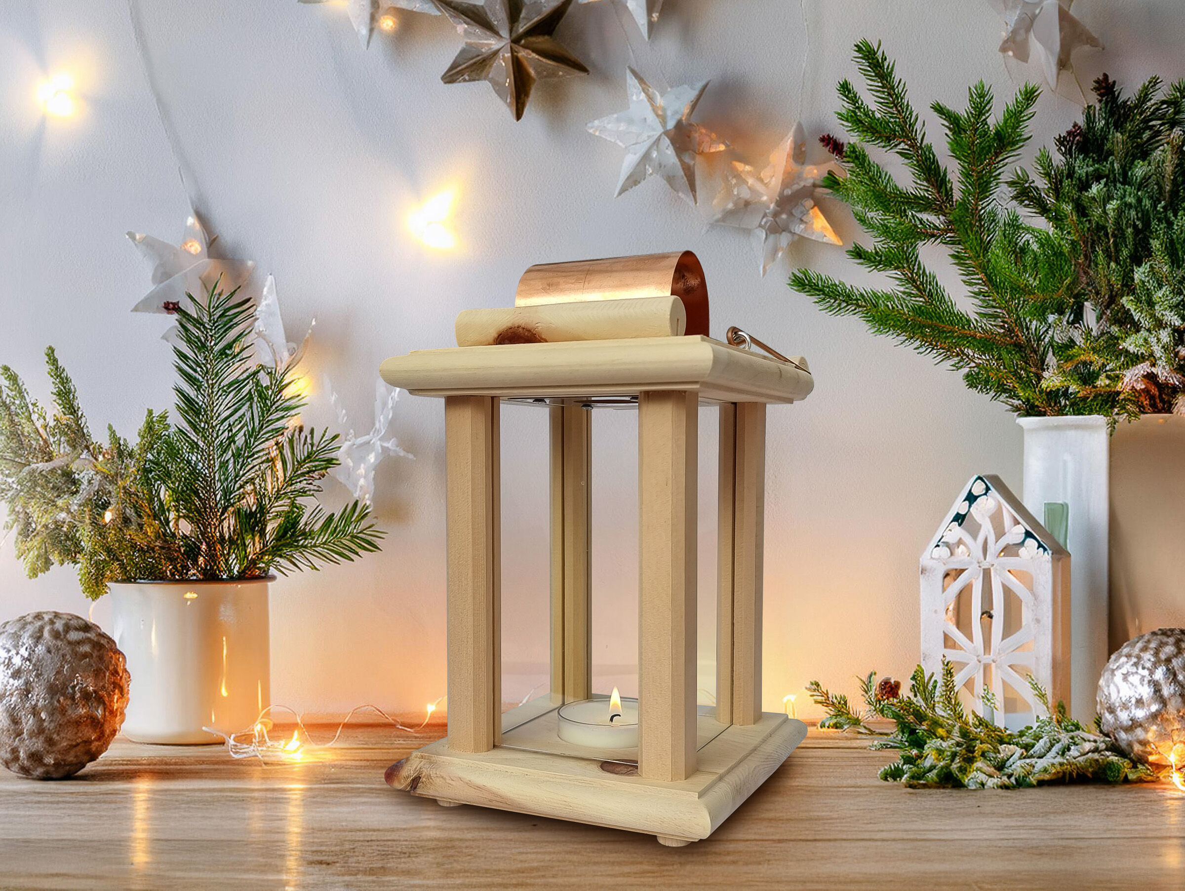 Holzlaterne, Kerzenhalter, Teelicht, Weihnachtsdeko, Fichtenzweige,