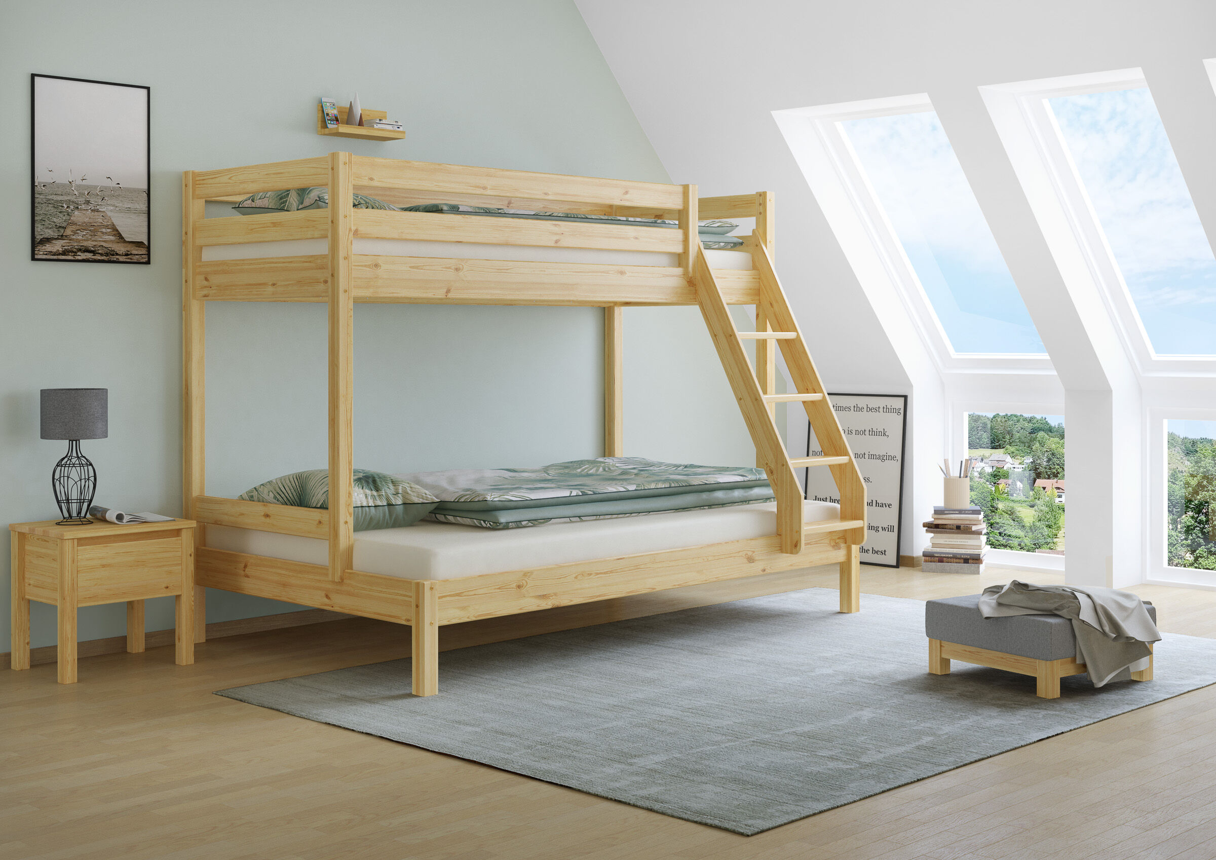 hochbett, holz, naturholz, bettzeug, schreibtischlampe, Zimmerbild des Etagenbettes 80x200 und 120x200
